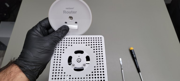 Product teardown: Verizon (Wistron NeWeb Corporation) CR1000A WiFi 6E ...
